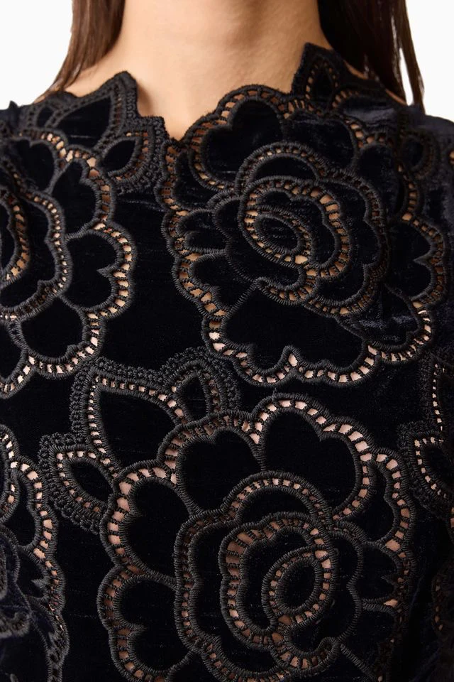 Elliatt Eris Midi Dress - Black - Image 6