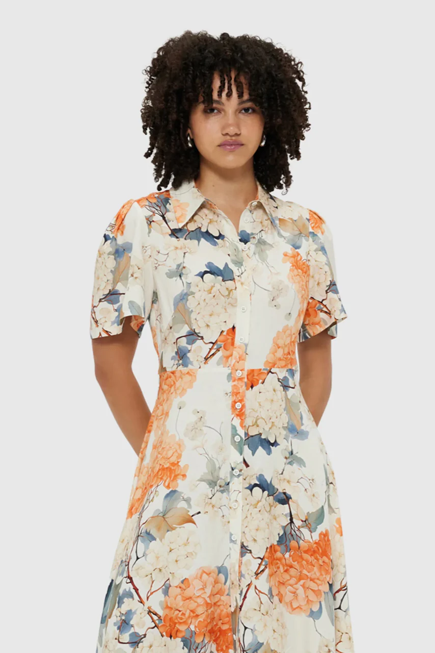 Leo Lin Becca Short Sleeve Midi Dress - Hydrangea Print in Vanilla - Image 2