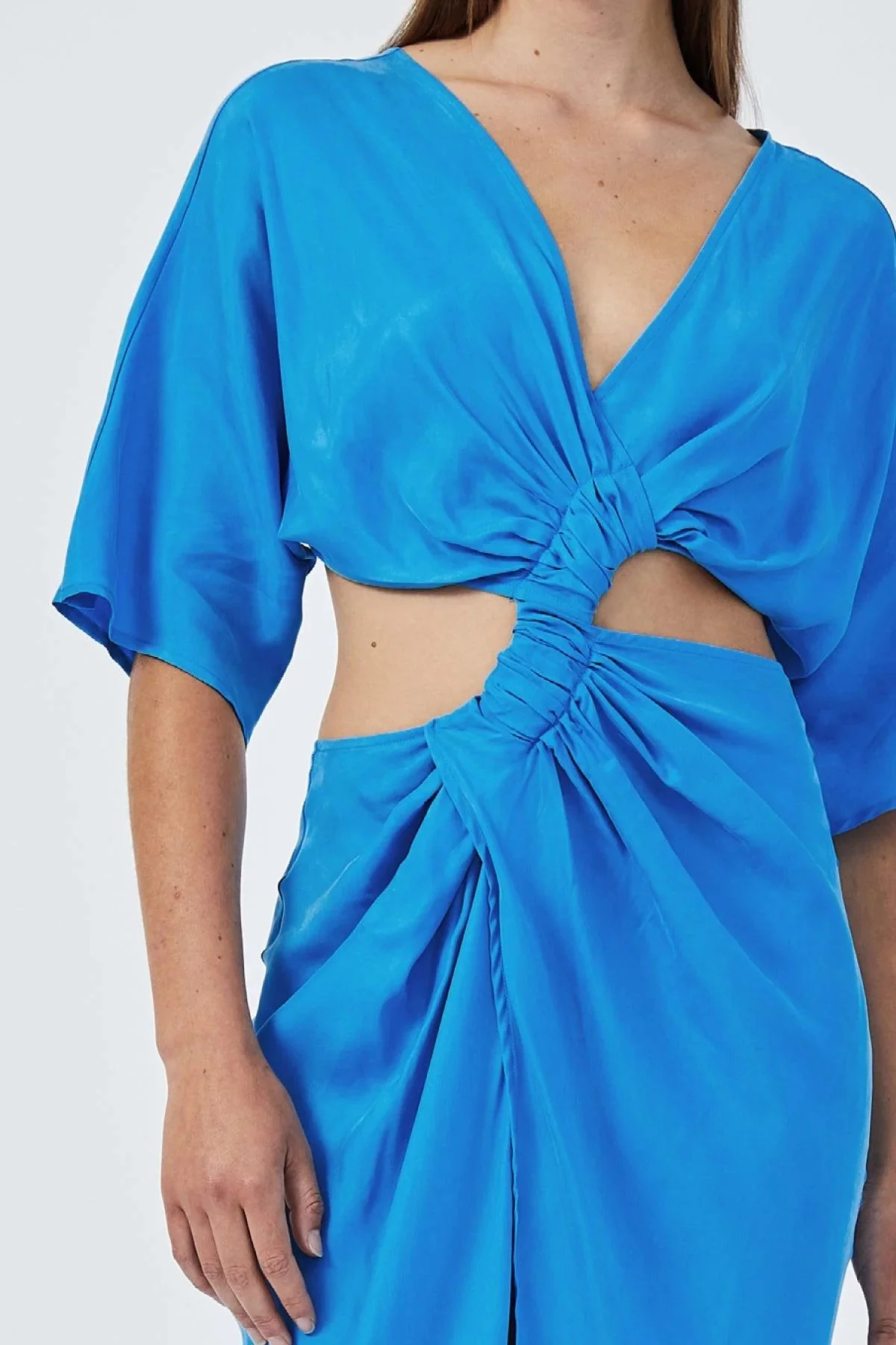 Suboo Hannah Rouched Cross Over Midi Dress - Lapis Blue - Image 4