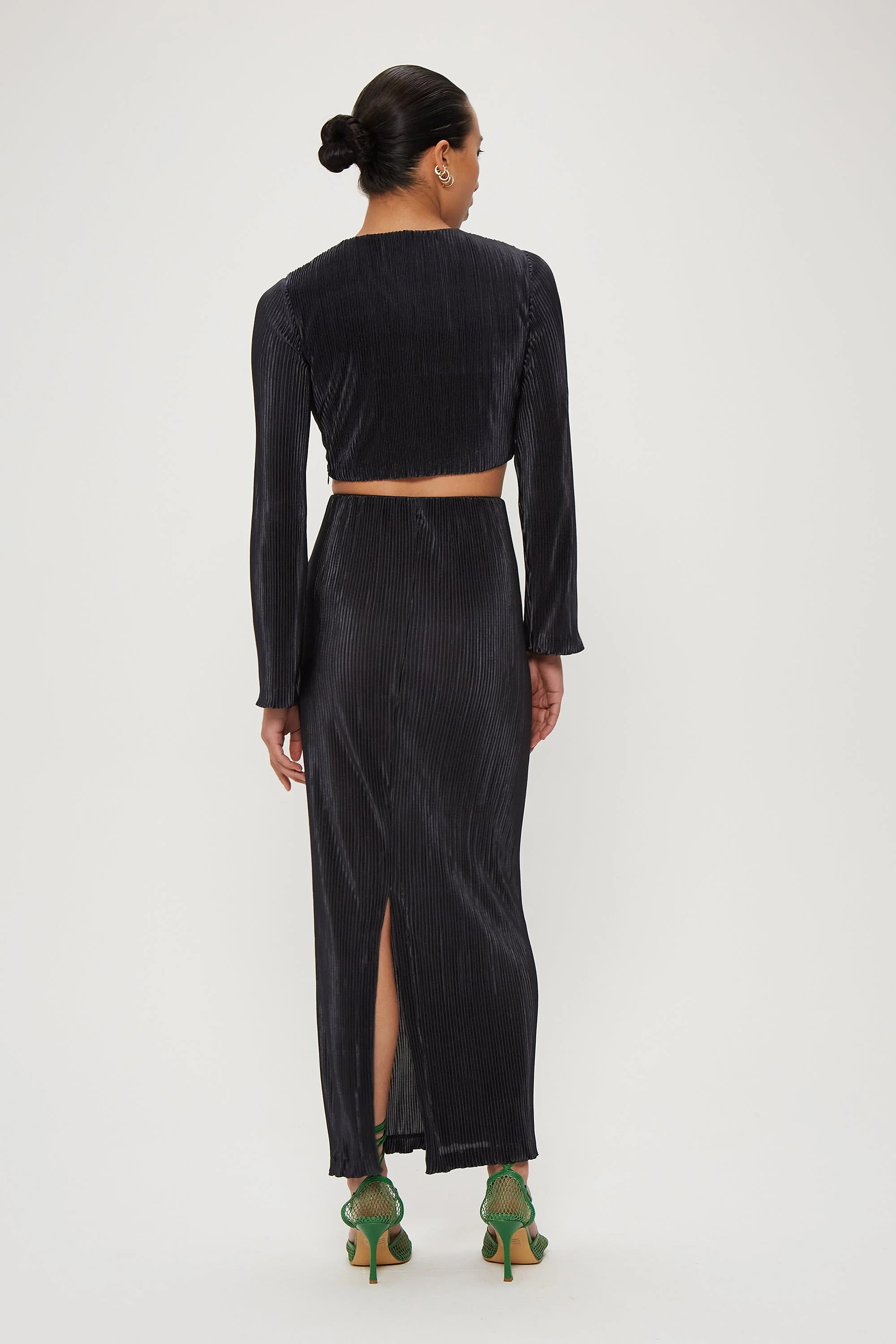 Third Form Meet The Sky Pleat Maxi Skirt - Midnight - Image 3