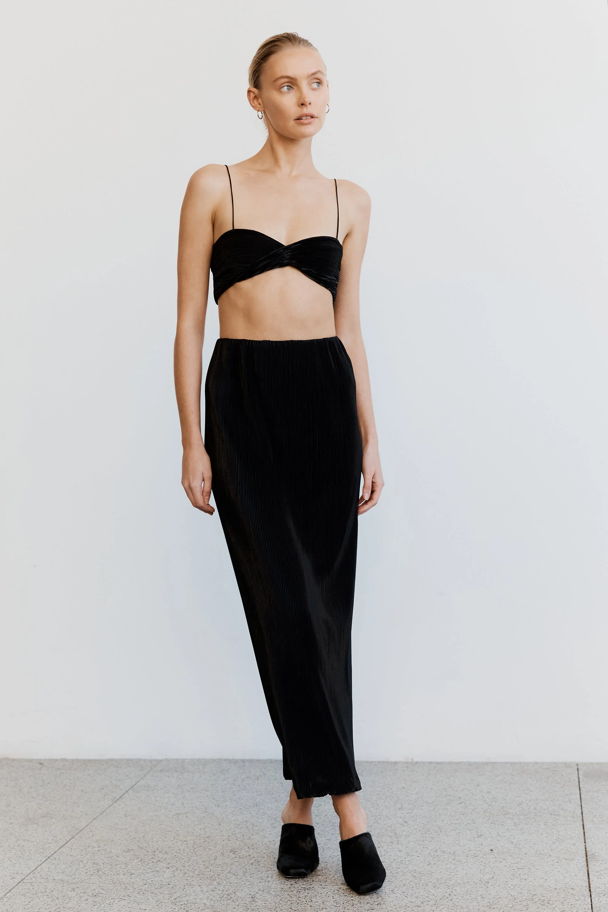 Third Form Rolling Hills Twist Bra - Black - Image 2