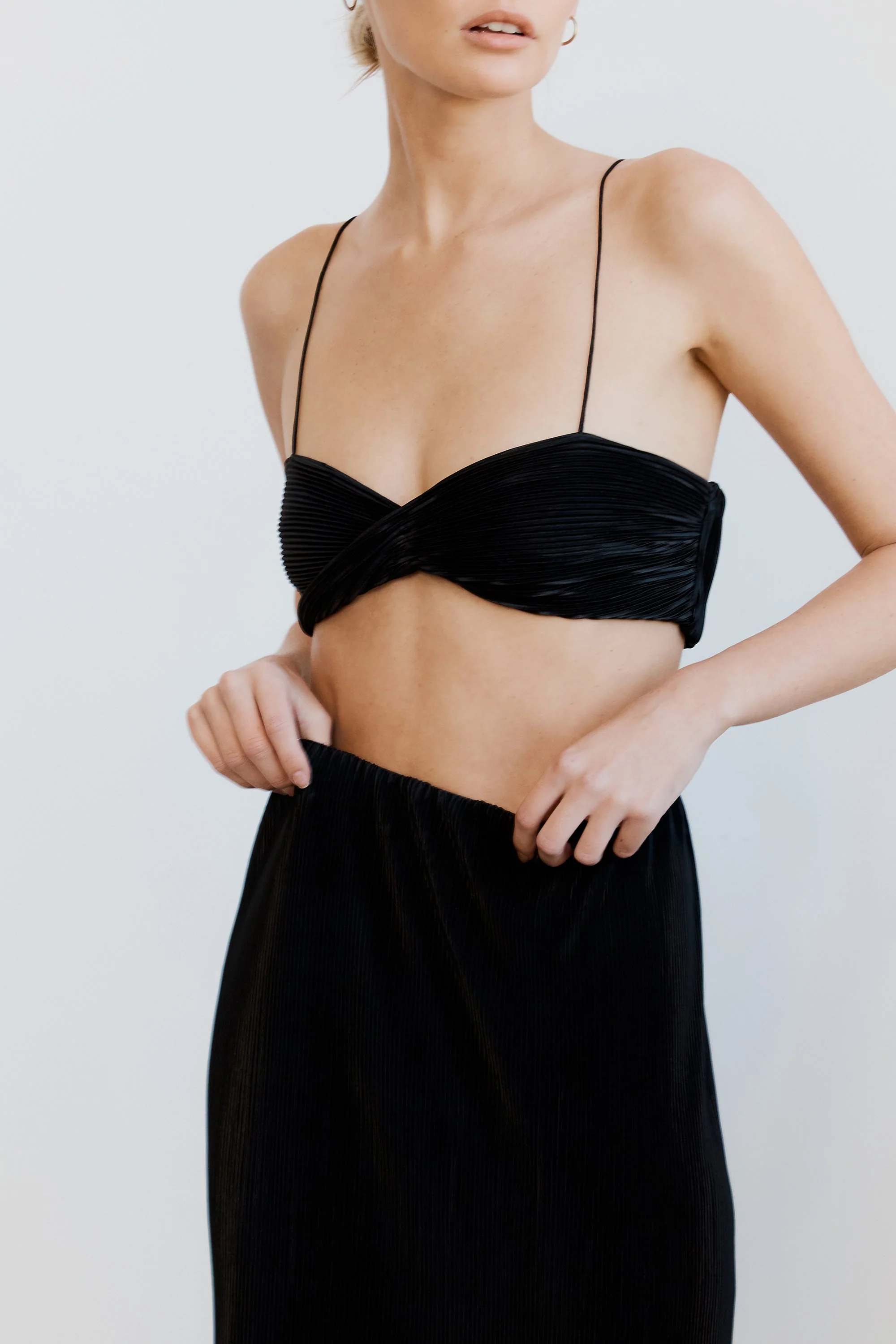 Third Form Rolling Hills Twist Bra - Black - Image 3